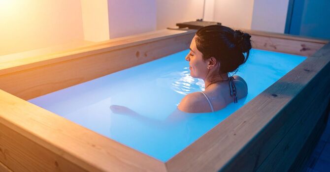 Cold Plunge Therapy: Benefits, What to Expect, and How to Start image